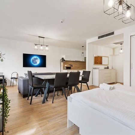 Lam Moon - Ac - Terrace Lägenhet Bratislava Exteriör bild