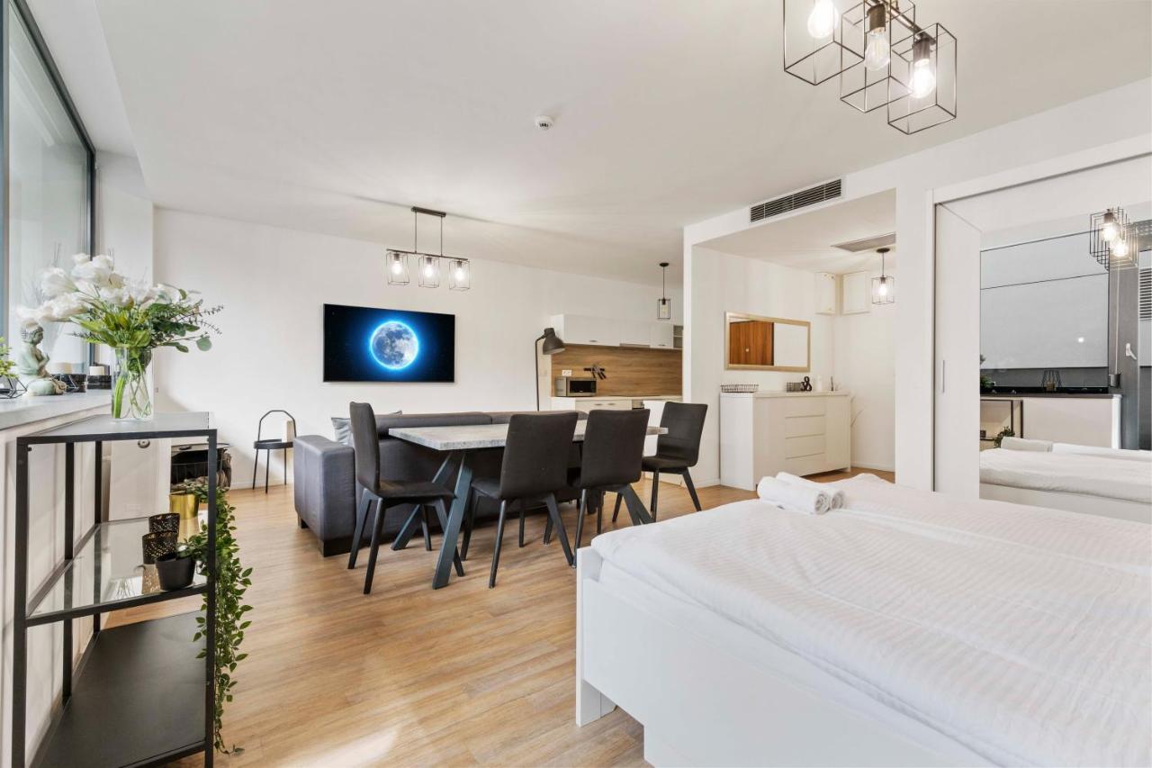 Lam Moon - Ac - Terrace Lägenhet Bratislava Exteriör bild