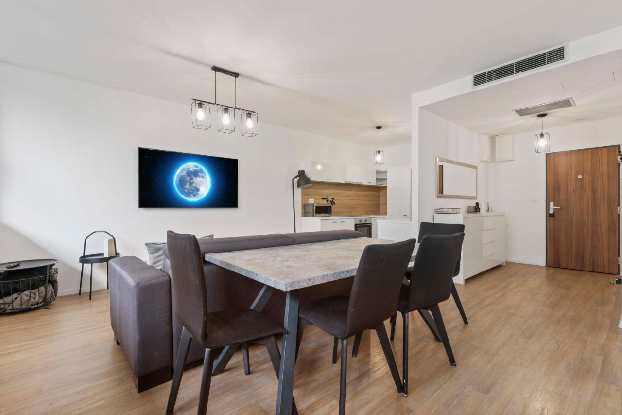 Lam Moon - Ac - Terrace Lägenhet Bratislava Exteriör bild