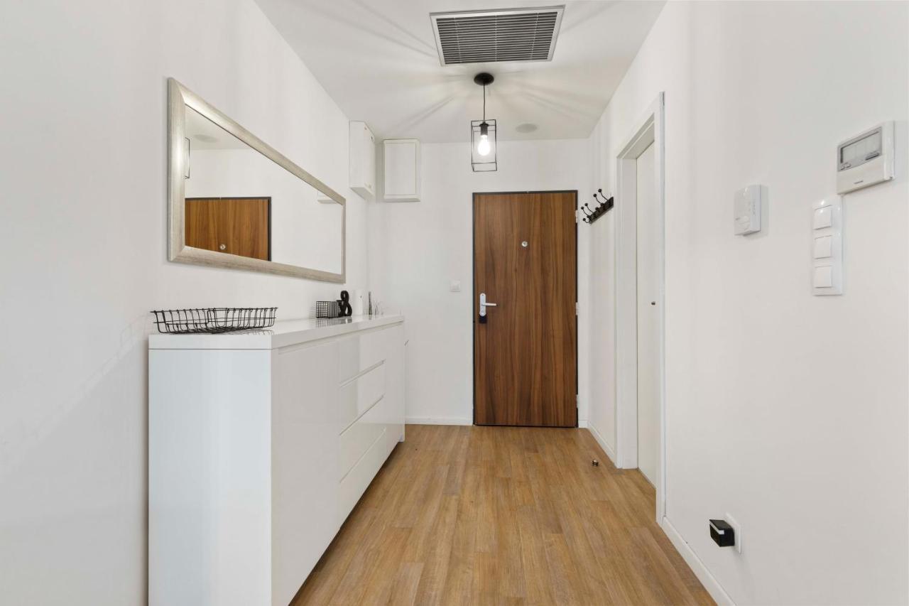 Lam Moon - Ac - Terrace Lägenhet Bratislava Exteriör bild