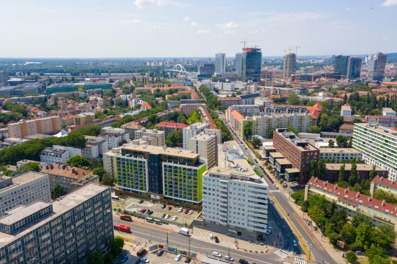 Lam Moon - Ac - Terrace Lägenhet Bratislava Exteriör bild
